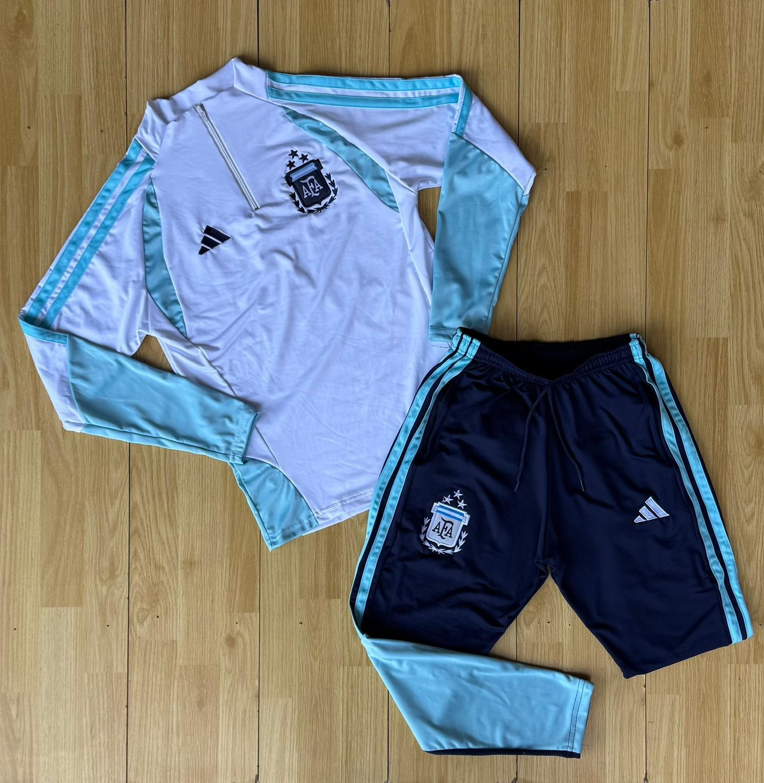 conjuntos deportivos (blanco celeste - TALLE L)